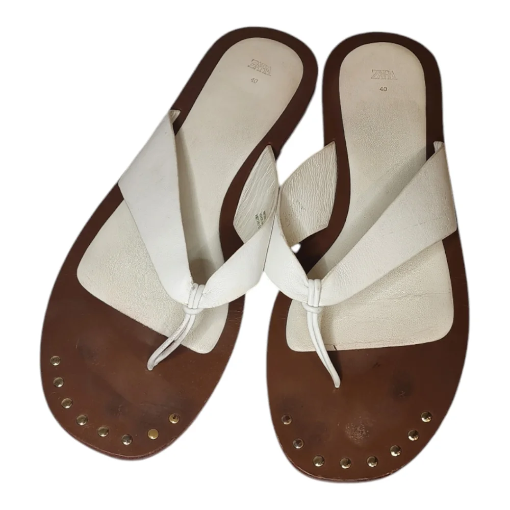 Zara White Leather Flip Flop Flat Sandals with studs - Picture 1 of 4